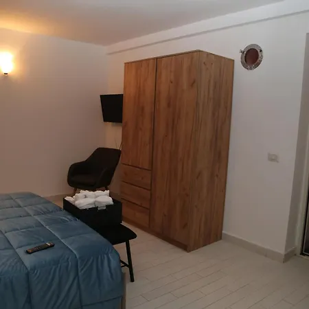 Aparthotel Resta Cu Mme A Chiaia