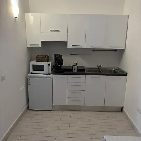 Resta Cu Mme A Chiaia Aparthotel Naples
