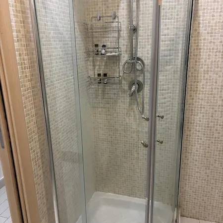 Resta Cu Mme A Chiaia Aparthotel *