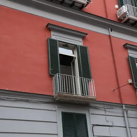Resta Cu Mme A Chiaia Hotel apartamentowy