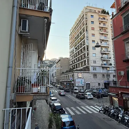 Aparthotel Resta Cu Mme A Chiaia