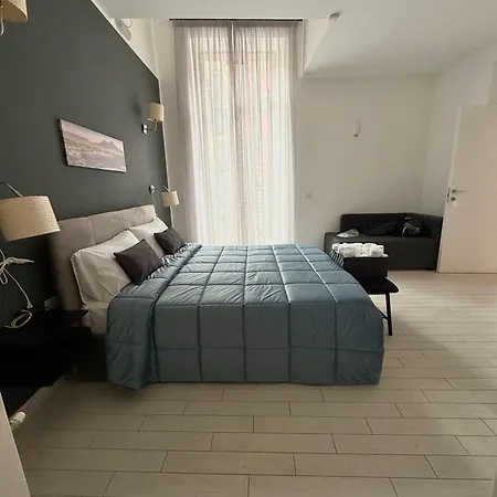 Aparthotel Resta Cu Mme A Chiaia