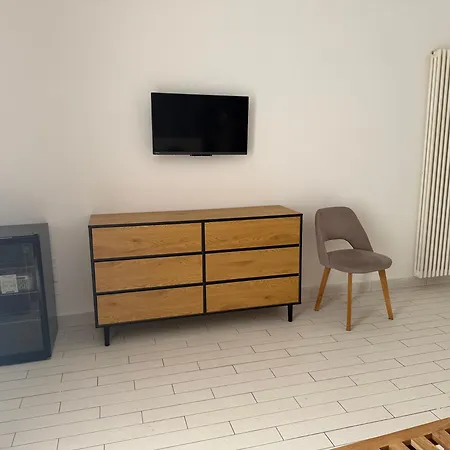 Resta Cu Mme A Chiaia Hotel apartamentowy Neapol
