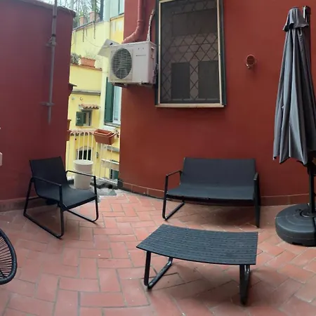 Aparthotel Resta Cu Mme A Chiaia Naples