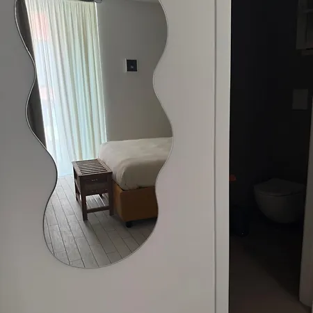 Resta Cu Mme A Chiaia 4*