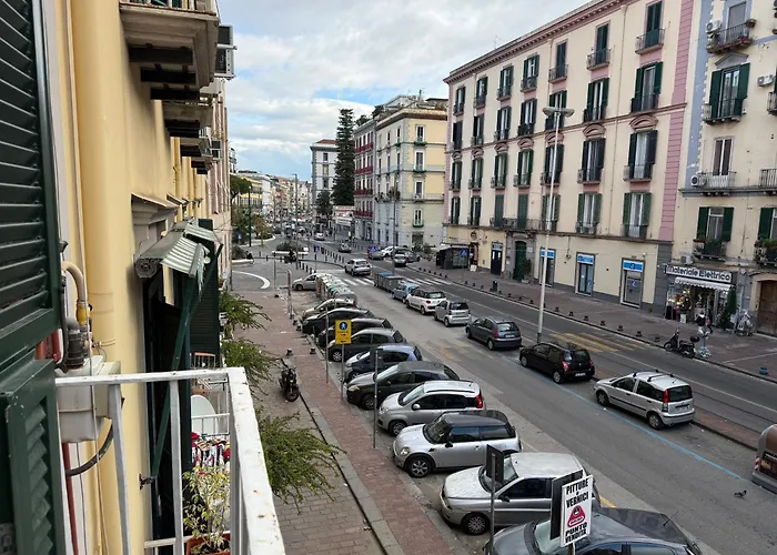 Resta Cu Mme A Chiaia Casa vacanze
