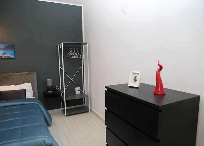 Resta Cu Mme A Chiaia Napoli