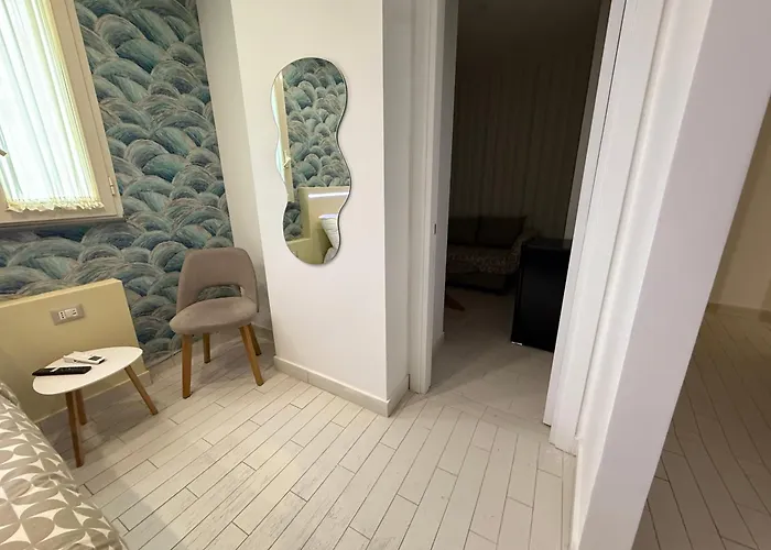 Resta Cu Mme A Chiaia 4* Νάπολη