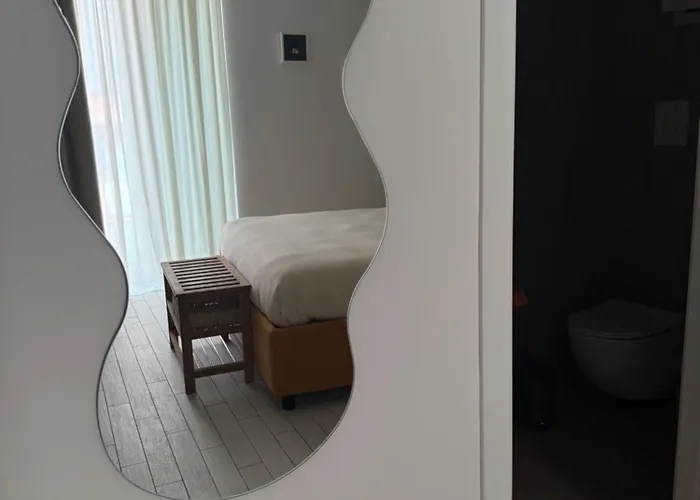 Resta Cu Mme A Chiaia 4*