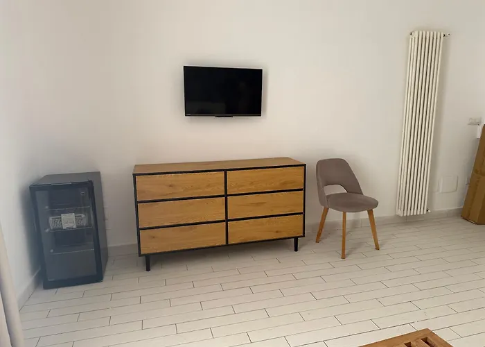 Resta Cu Mme A Chiaia Ξενοδοχείο με διαμερίσματα Νάπολη
