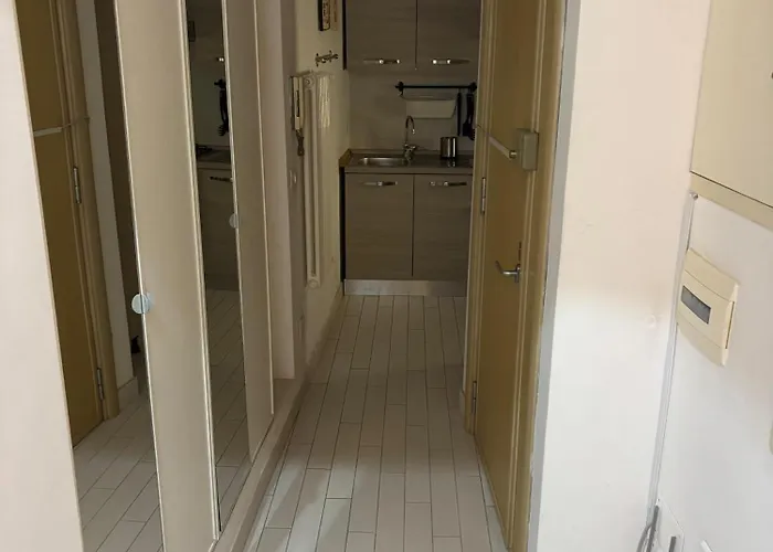 Resta Cu Mme A Chiaia *