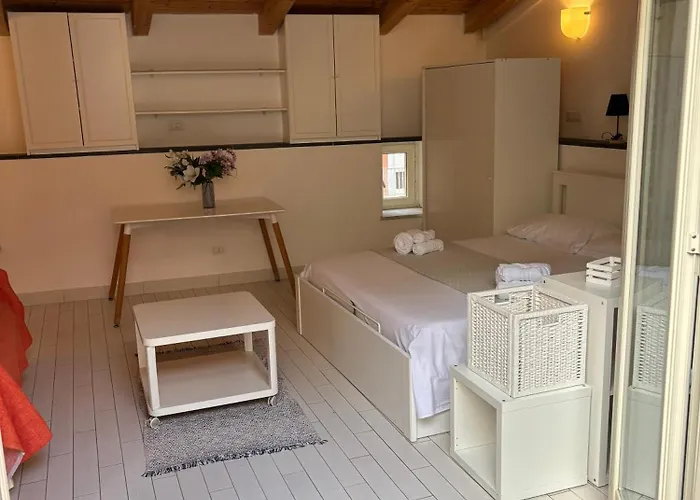 Resta Cu Mme A Chiaia Nápoles