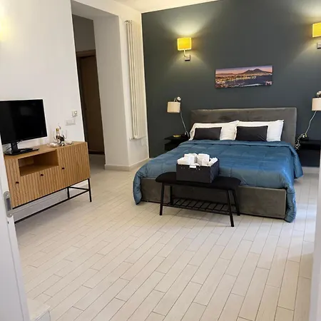 Lägenhetshotell Resta Cu Mme A Chiaia Neapel